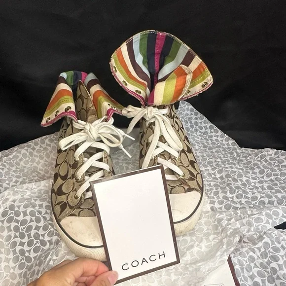 Coach Brown High-Top Sneakers with Signature Design - Picture 5 of 6